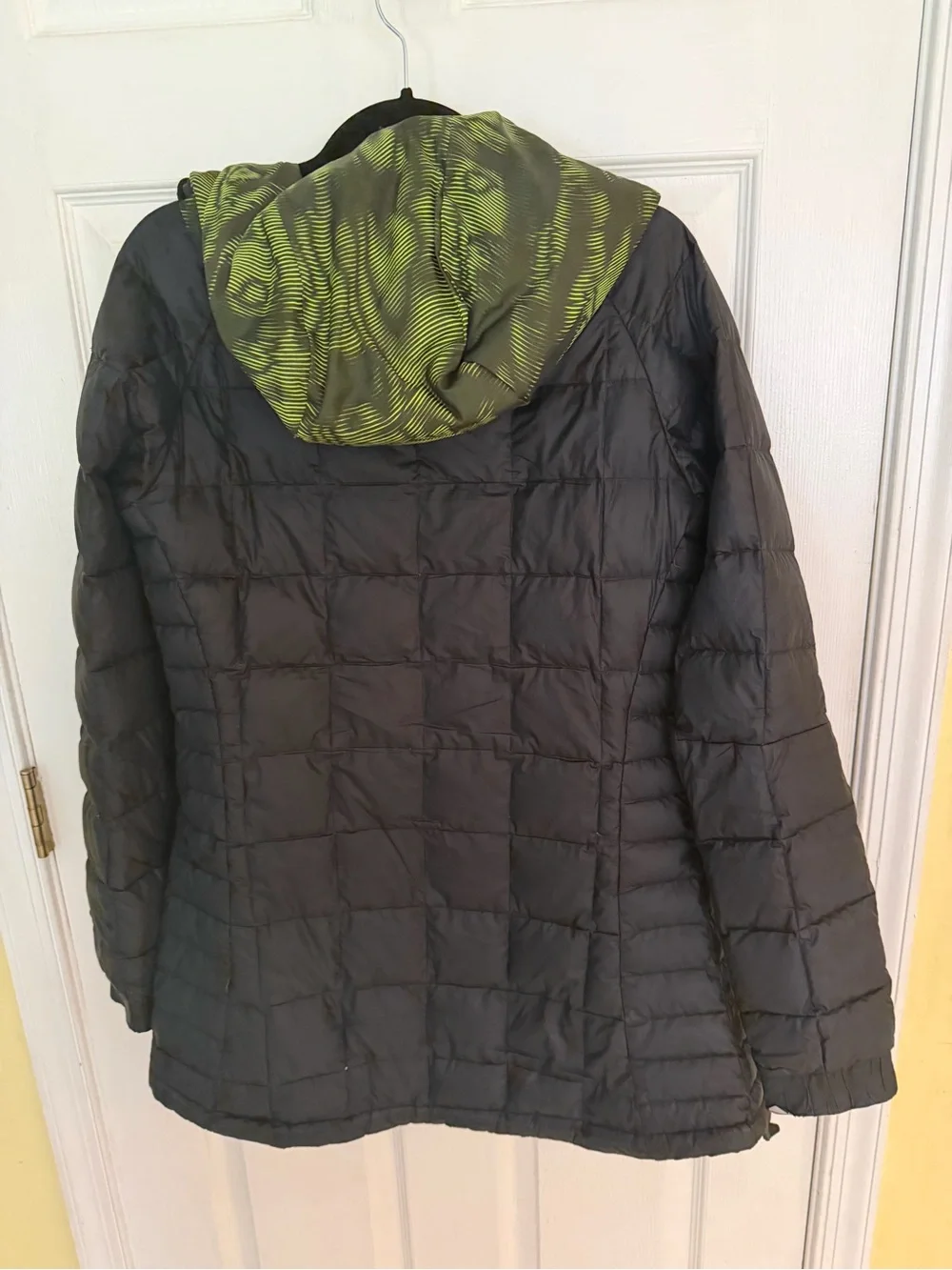 Nike SB Womens S Black Grey Goose Down Puffer Jacket Hooded Winter Coat